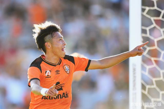 书写NBA新纪录！詹姆斯父子同时登场创造历史